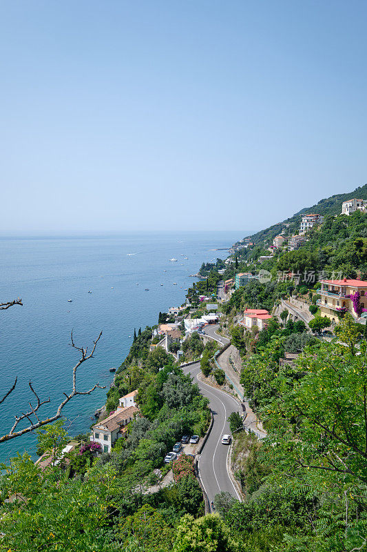 从Vietri Sul Mare镇到Amalfi Coast